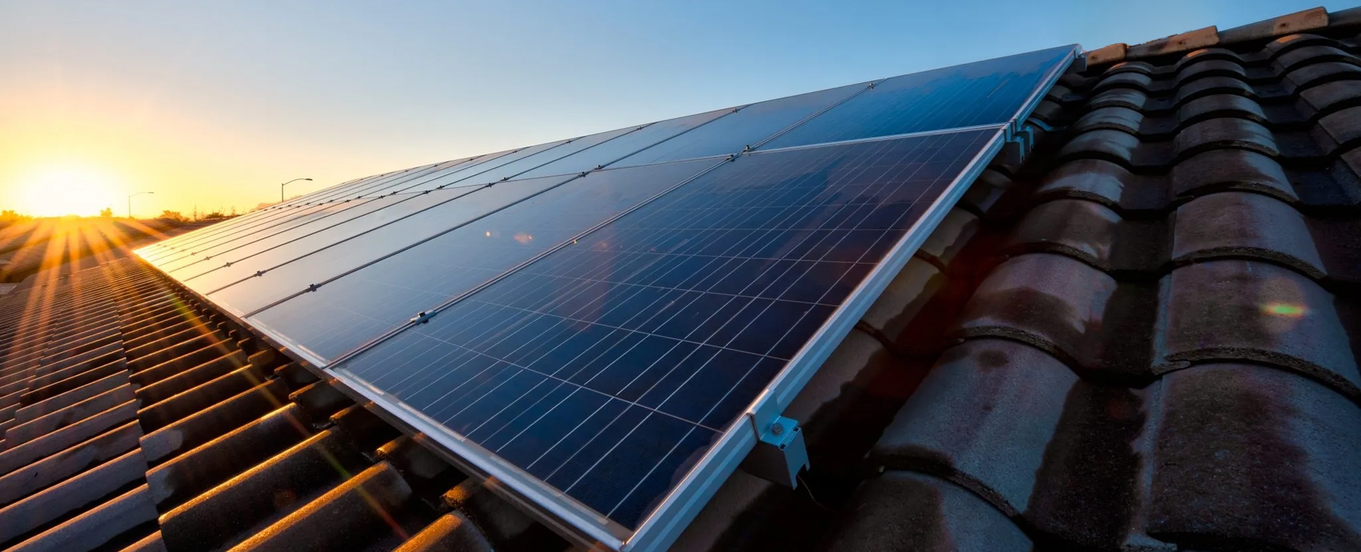 Bali Solar napelem naplementében